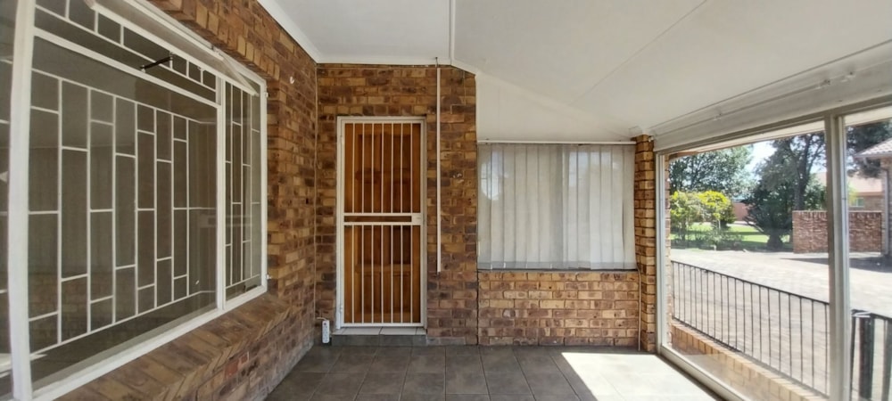 Townhouse to rent in Lydenburg (Mashishing) - 1LY1745509 Townhouse to rent in Lydenburg (Mashishing) - 1LY1745509