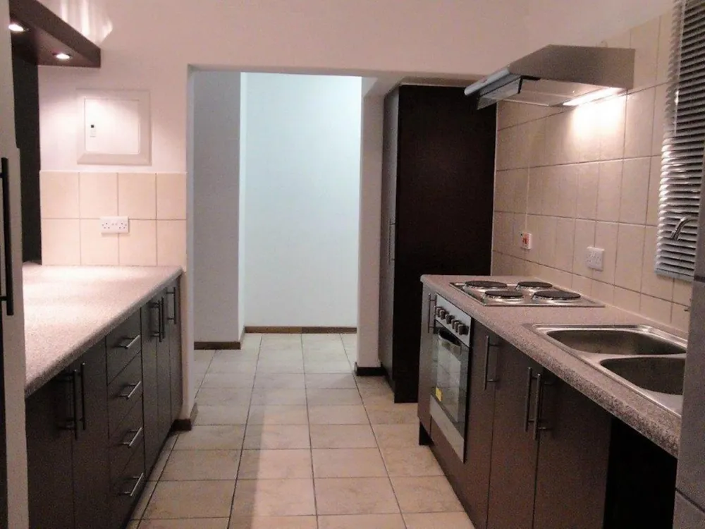 Single-storey house let in Phakalane, Botswana - 3BO1717028