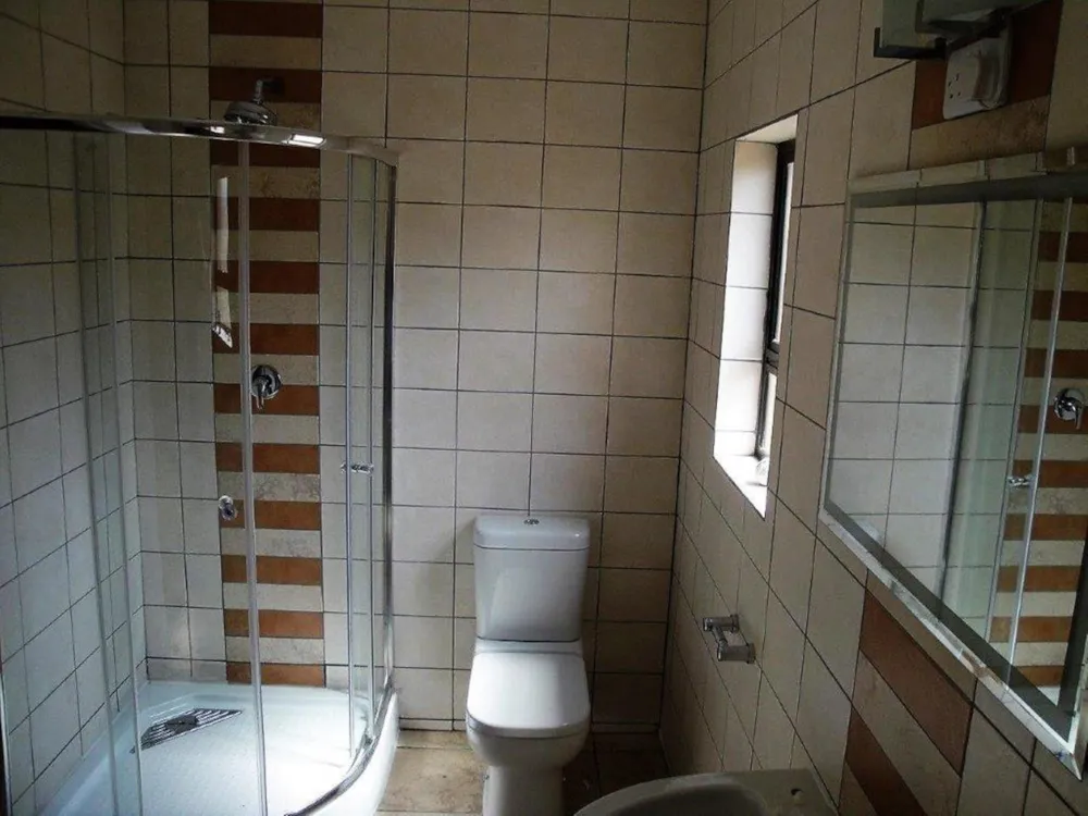 Single-storey house let in Phakalane, Botswana - 3BO1717028