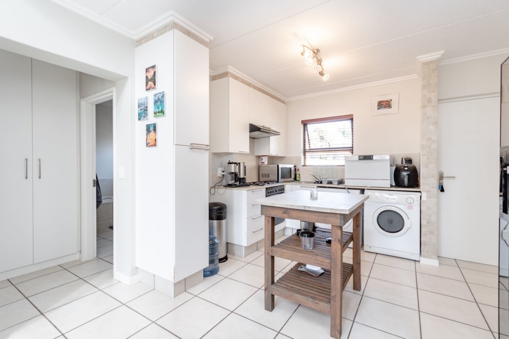 Apartment for sale in Bryanston - HP1728393