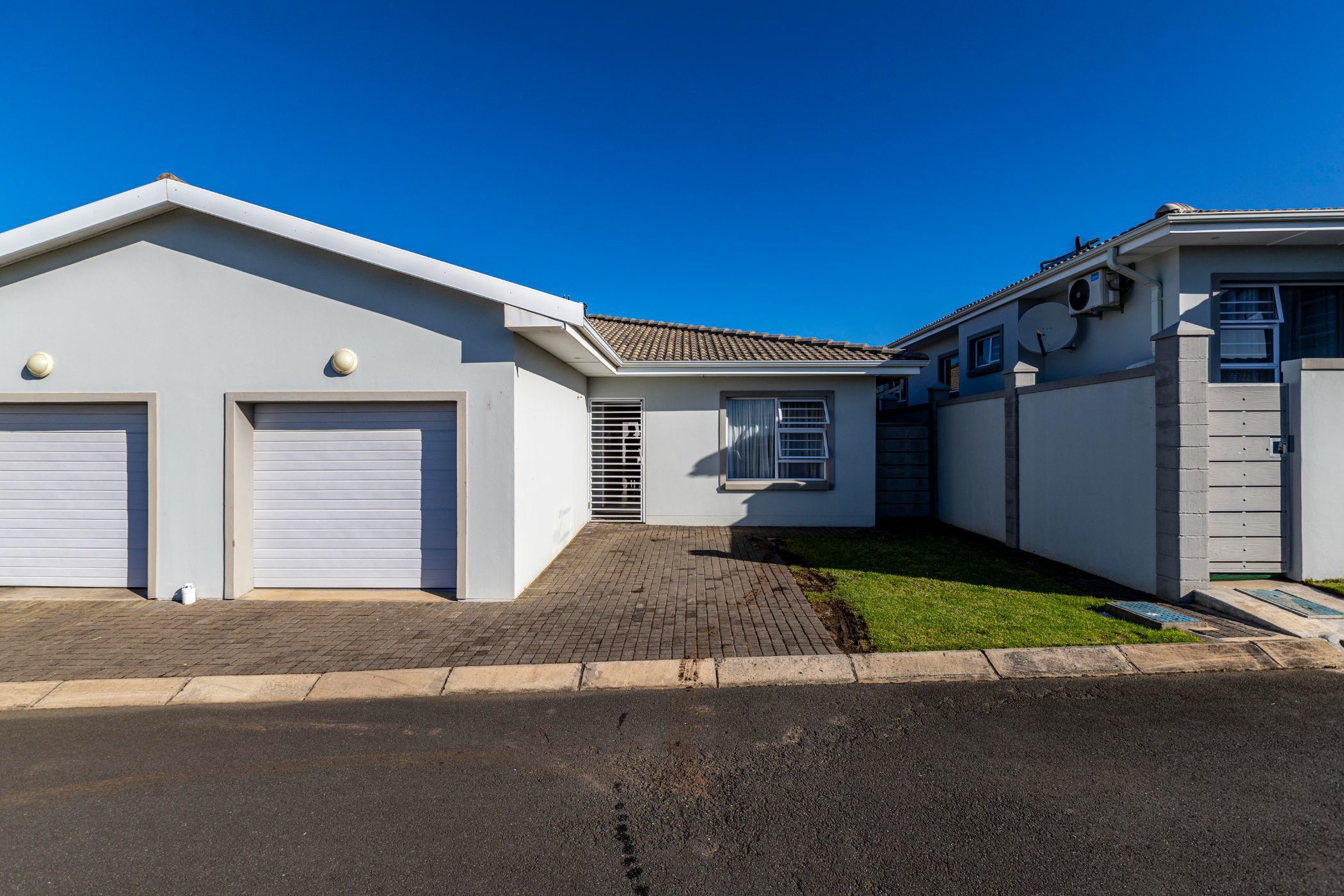 Townhouse for sale in Gonubie - 1ET1616327