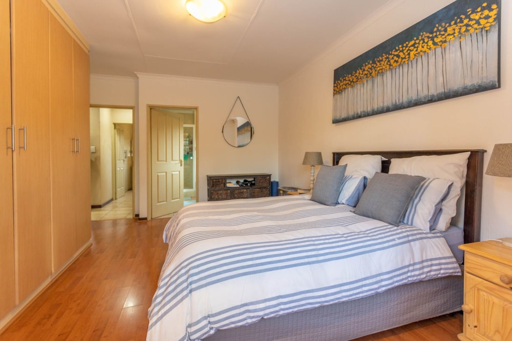 Security complex home for sale in Chancliff Ridge - 1KR1734130