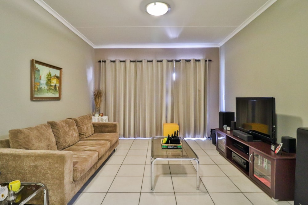 Townhouse for sale in Oakdene, Johannesburg - 1GV1542944 Townhouse for sale in Oakdene, Johannesburg - 1GV1542944