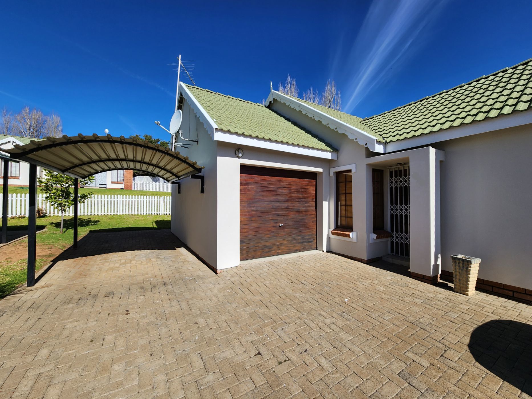 Townhouse for sale in Bayswater - 1BX1615395