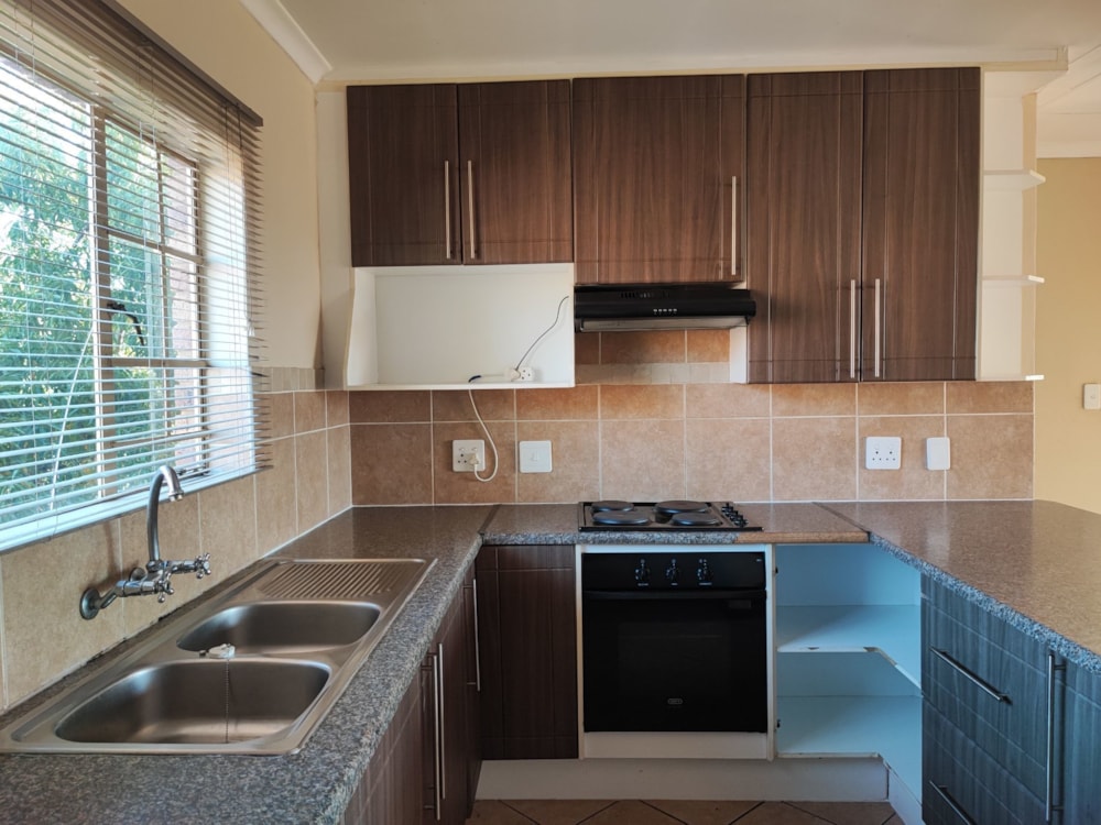 Apartment to rent in Mooikloof Ridge - PTL1611689