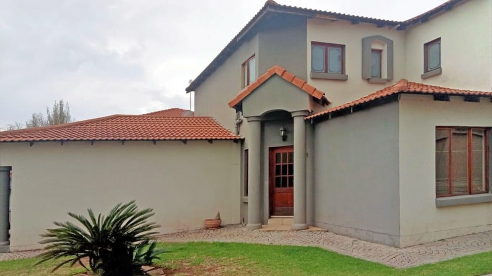 Golf estate house for sale in Emfuleni Golf Estate - 1VT1611128 Golf estate house for sale in Emfuleni Golf Estate - 1VT1611128