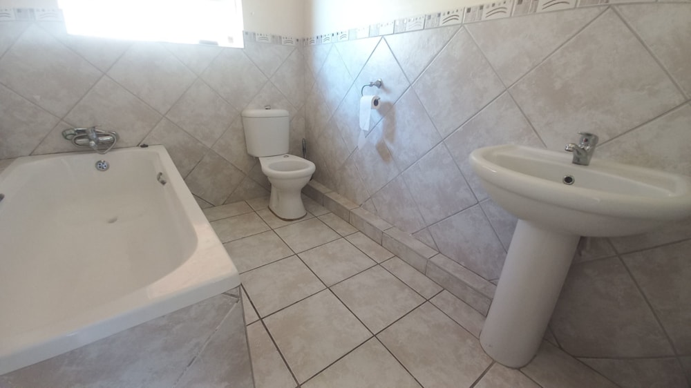 Townhouse for sale in Signal Hill, Newcastle - 1NW1716292