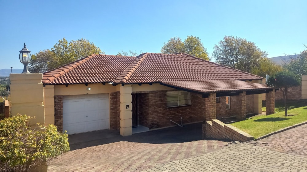 Townhouse for sale in Signal Hill, Newcastle - 1NW1716292