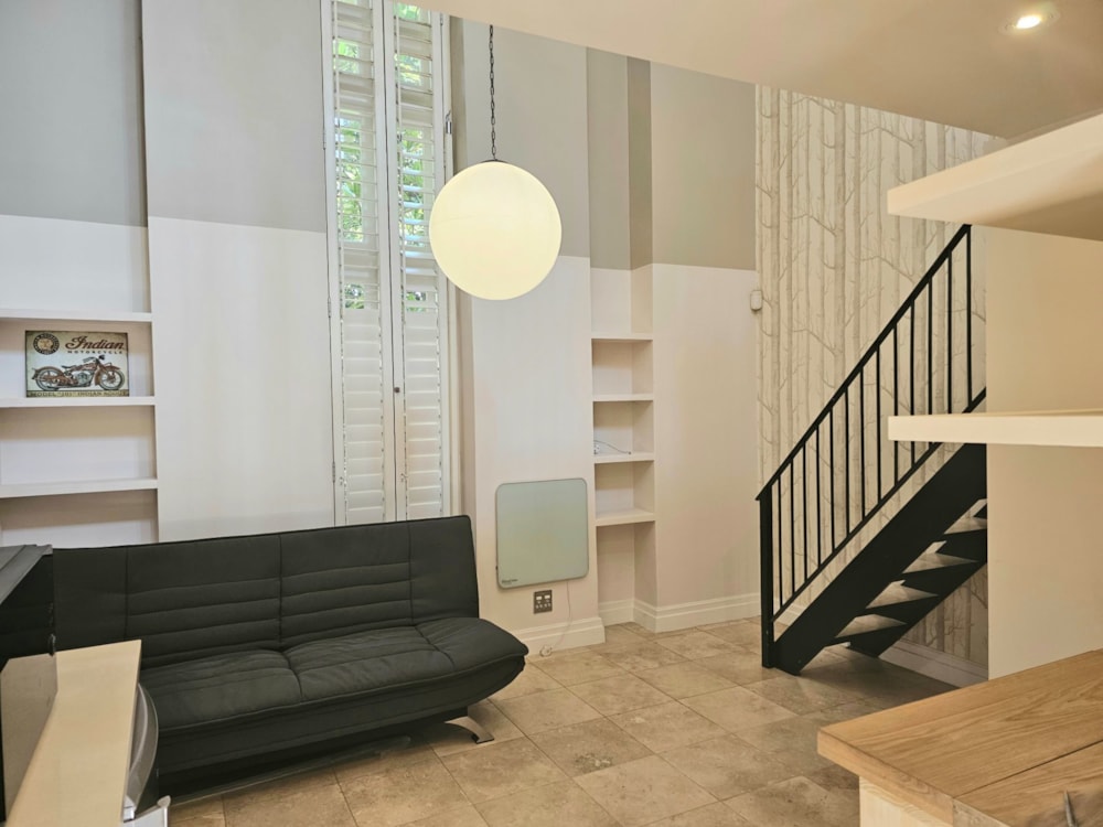 Cottage to rent in Parktown North - JBL1726685