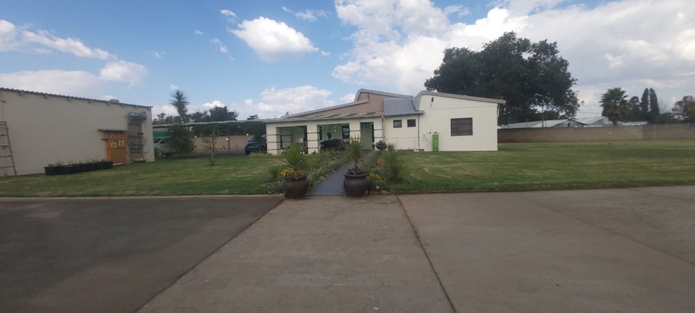 Smallholding for sale in Unitas Park - 1VT1613296