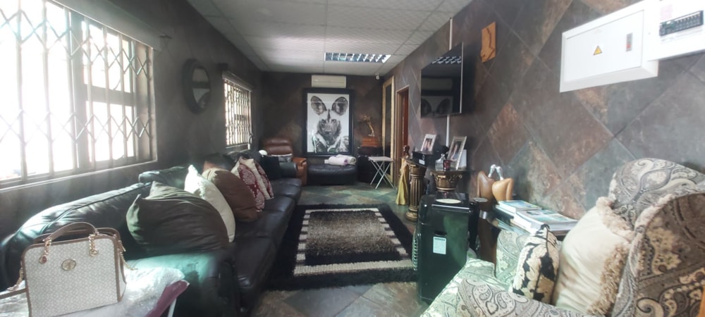 Smallholding for sale in Unitas Park - 1VT1613296