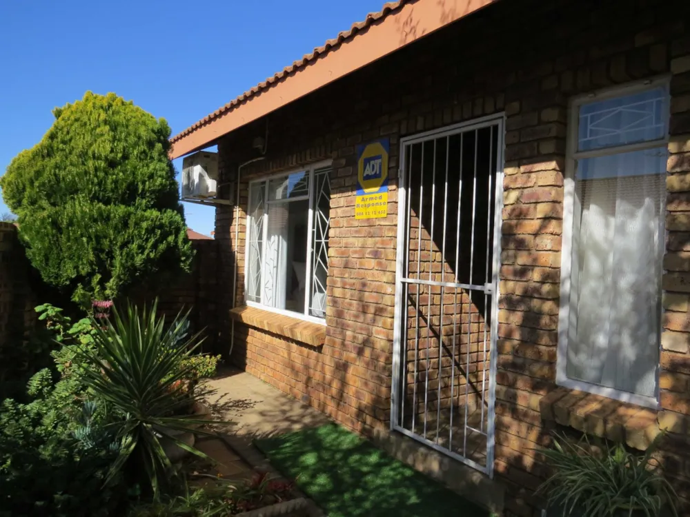 Townhouse for sale in Riviera, Kimberley - 1KJ1613254 Townhouse for sale in Riviera, Kimberley - 1KJ1613254