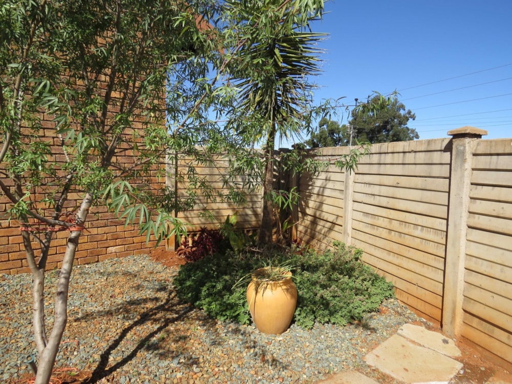 Townhouse for sale in Riviera, Kimberley - 1KJ1613254