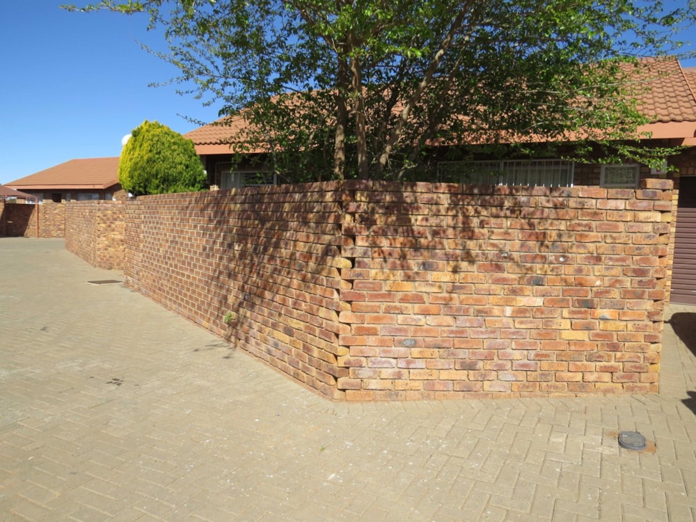 Townhouse for sale in Riviera, Kimberley - 1KJ1613254