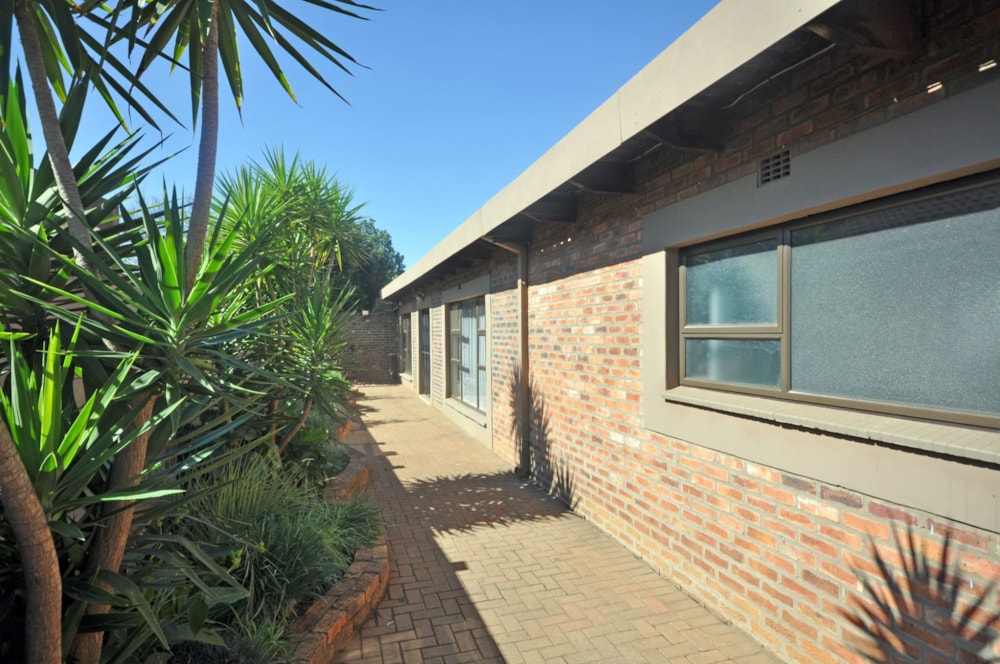 Double-storey house for sale in Meyerton Ext 6 - 1VT1729224