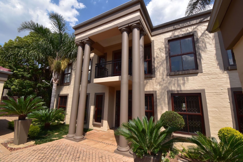 House to rent in Waterkloof Ridge - PTL1750374 House to rent in Waterkloof Ridge - PTL1750374