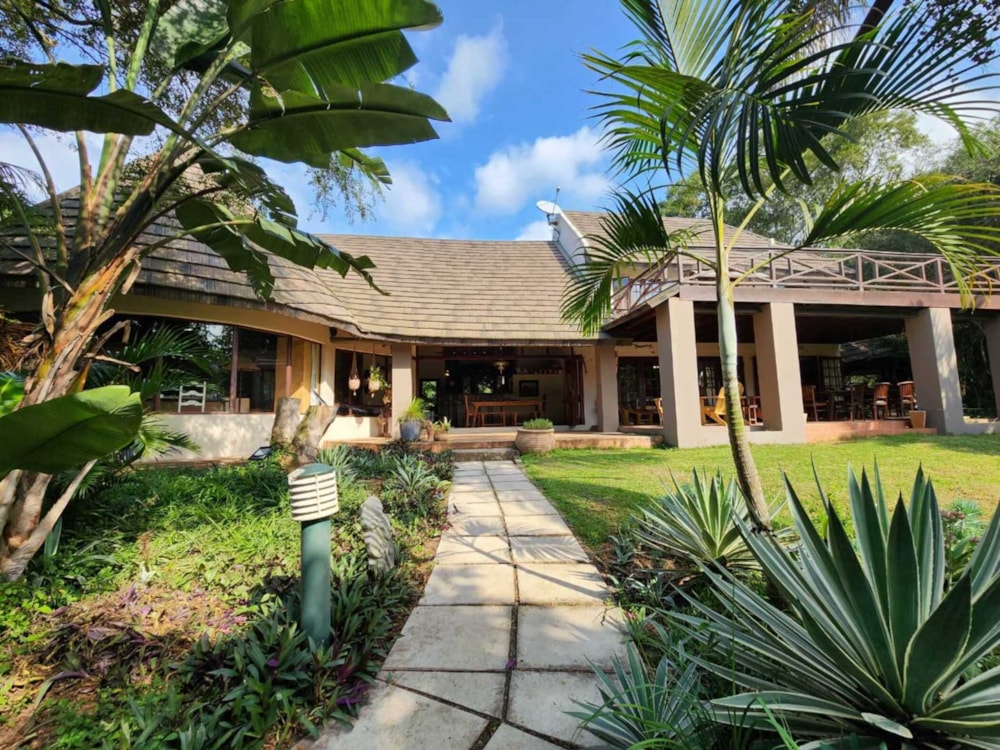 Smallholding for sale in Hluhluwe - 1RY1615834