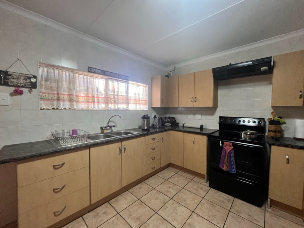 Security complex home for sale in Modimolle (Nylstroom) - 1MDM1660407