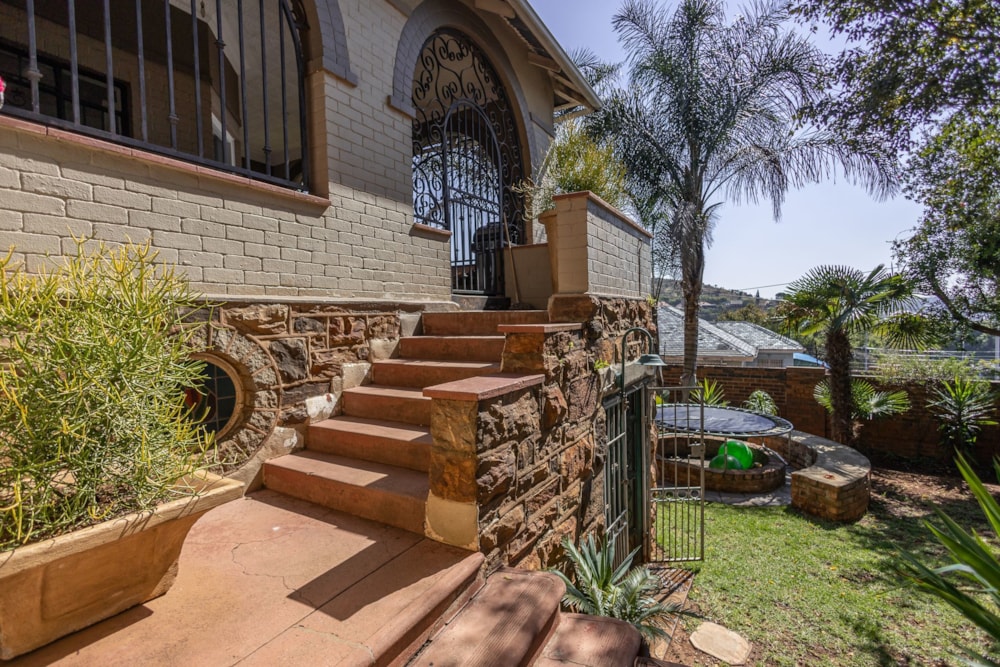 House for sale in Kensington, Bedfordview Area - BED1655915 House for sale in Kensington, Bedfordview Area - BED1655915