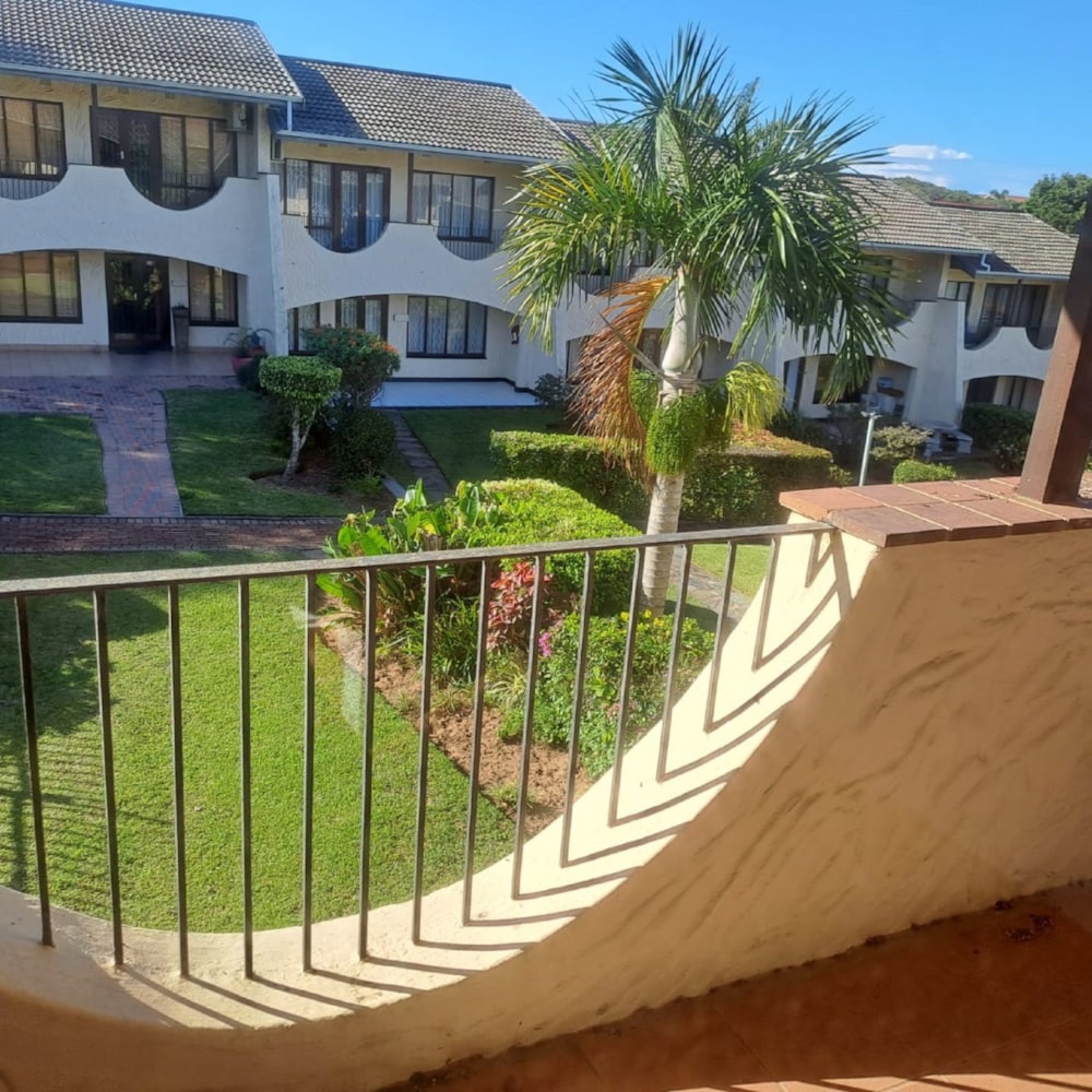 Double-storey apartment for sale in Scottburgh - 1si1613797