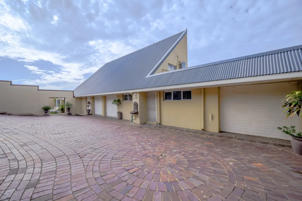 House for sale in La Lucia - 1ND1615720 House for sale in La Lucia - 1ND1615720