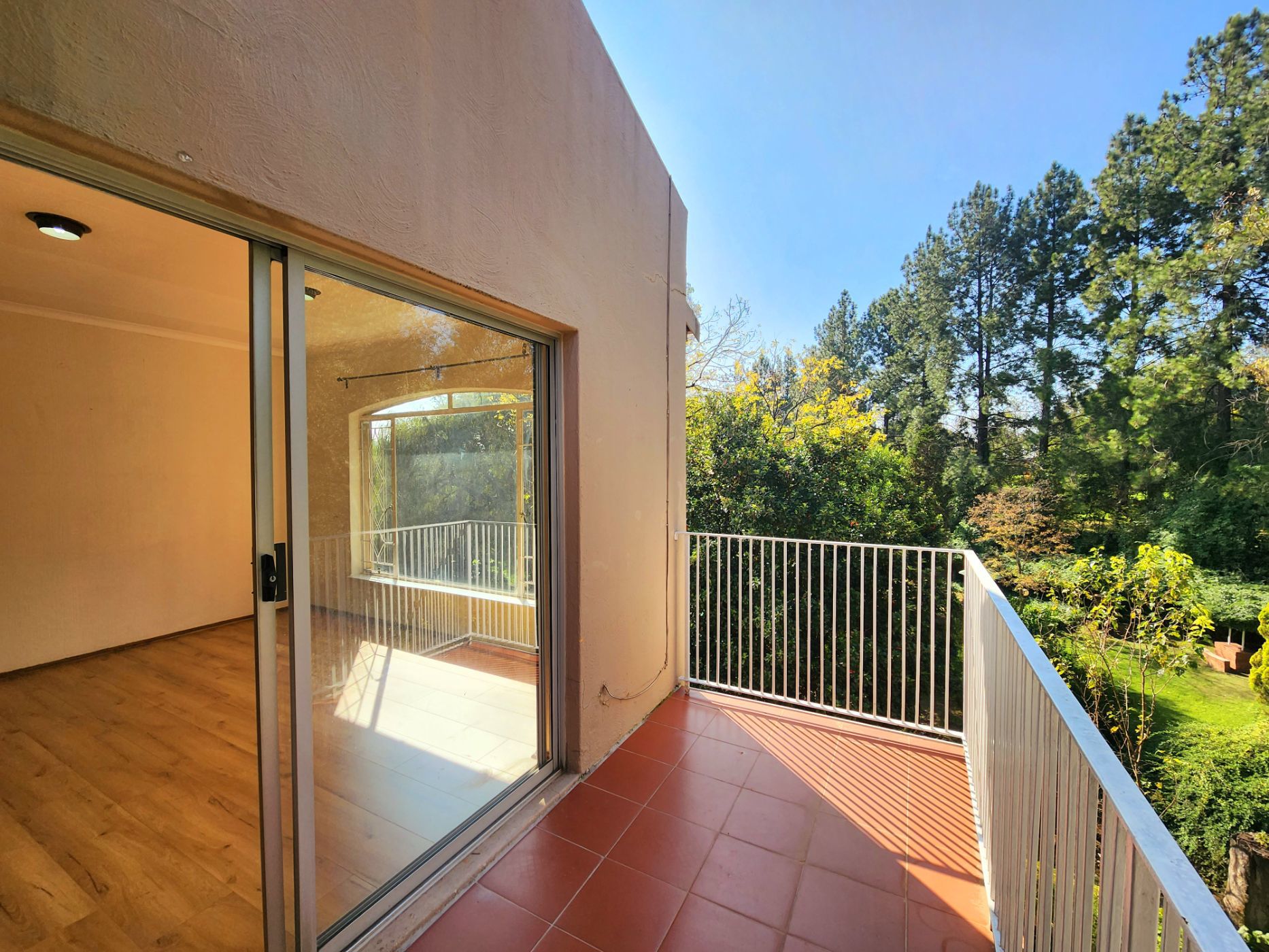 Apartment let in River Club, Sandton - JBL1687832