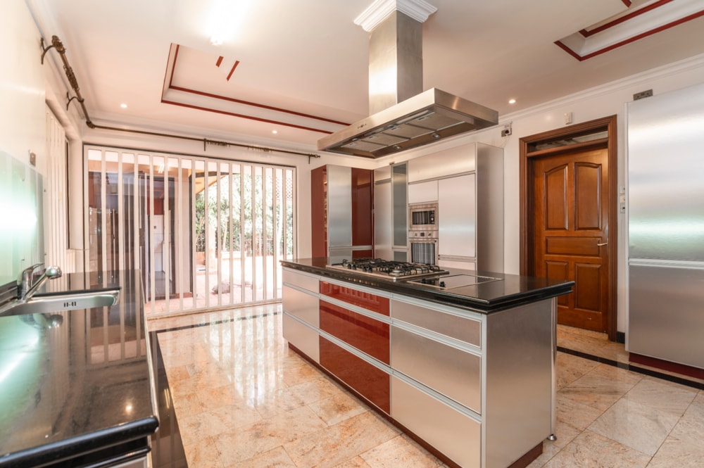 Double-storey house to rent in Runda , Kenya - 3KE1738881