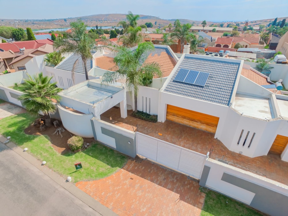 House for sale in Lenasia South - 1GV1689027 House for sale in Lenasia South - 1GV1689027