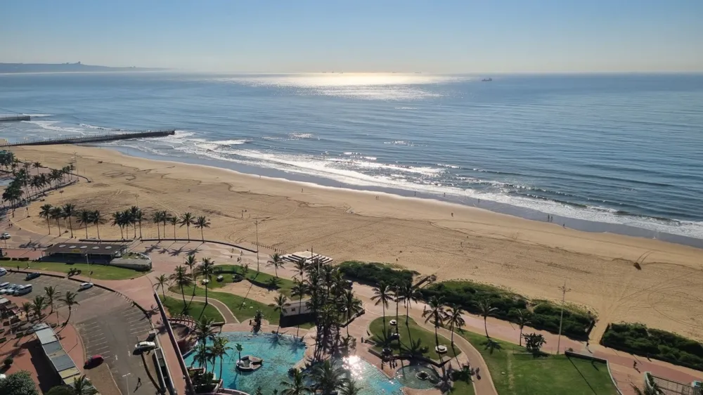 Multi-storey apartment for sale in South Beach Durban - 1DA1614423 Multi-storey apartment for sale in South Beach Durban - 1DA1614423
