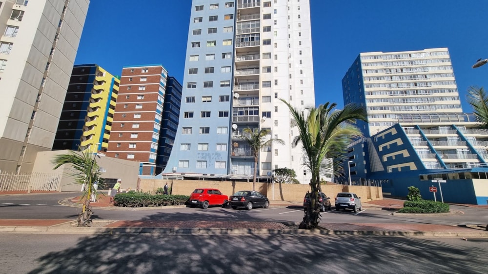 Multi-storey apartment for sale in South Beach Durban - 1DA1614423 Multi-storey apartment for sale in South Beach Durban - 1DA1614423