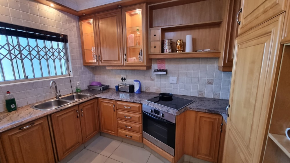 Multi-storey apartment for sale in South Beach Durban - 1DA1614423 Multi-storey apartment for sale in South Beach Durban - 1DA1614423