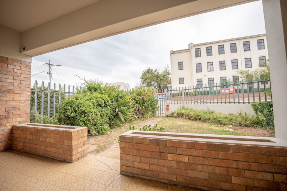 Double-storey apartment for sale in Grahamstown Central (Makhanda Central)  - 1GC1614256