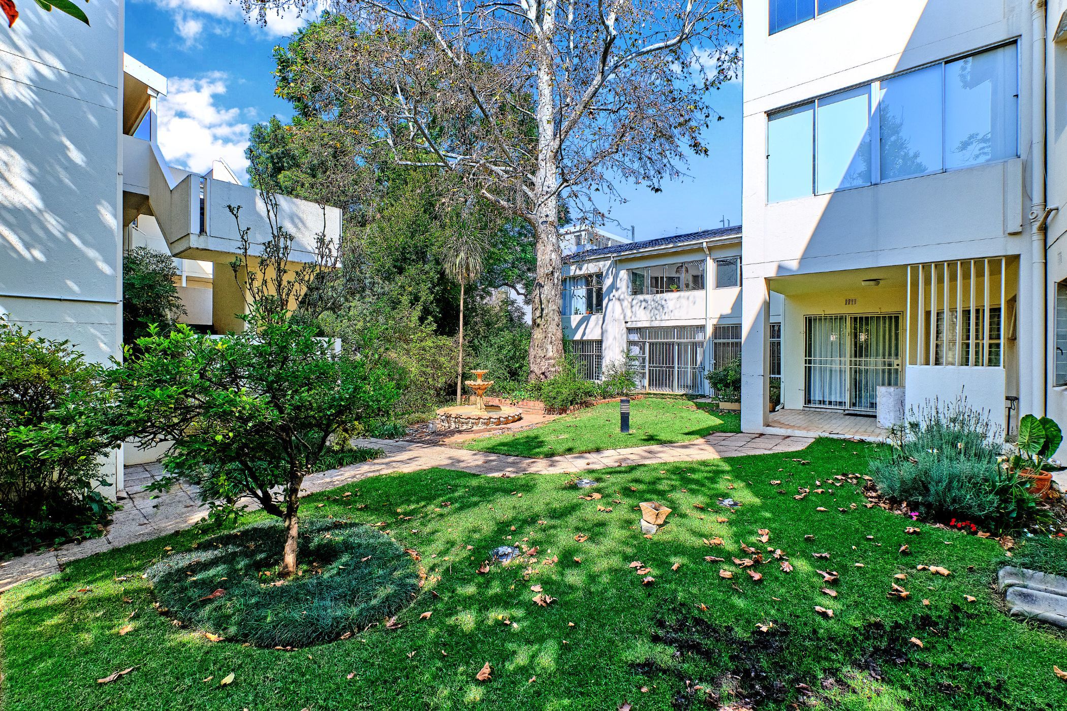 Apartment sold in Illovo - HP1697298