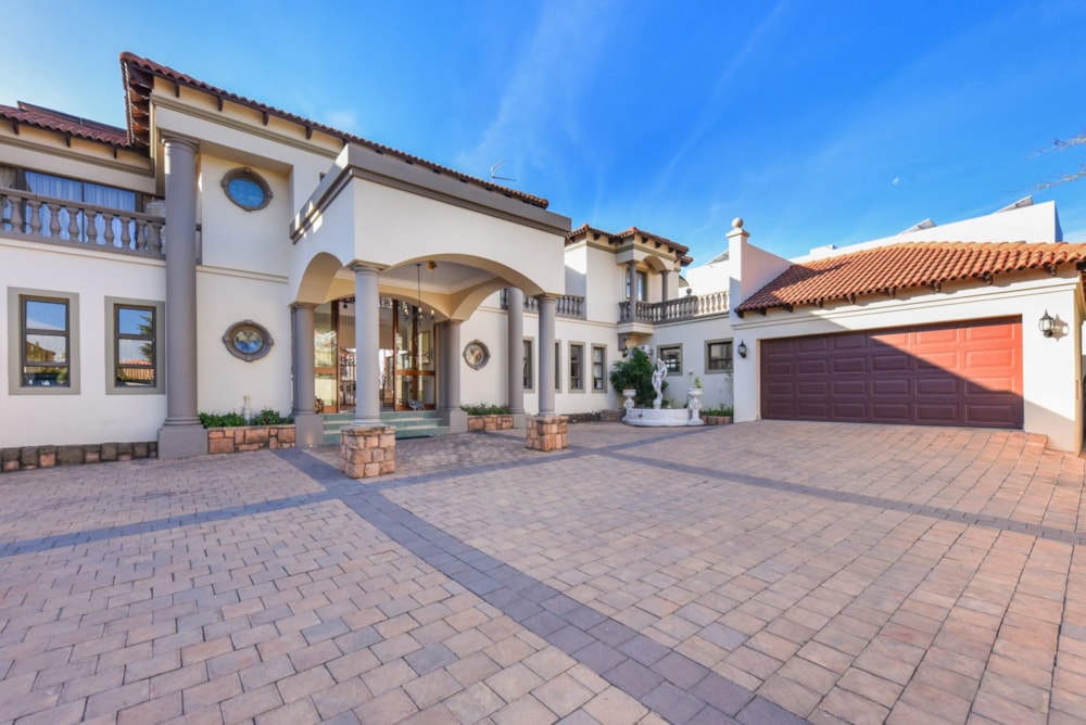 Golf estate house for sale in Dainfern Golf Estate - FW1698377 Golf estate house for sale in Dainfern Golf Estate - FW1698377