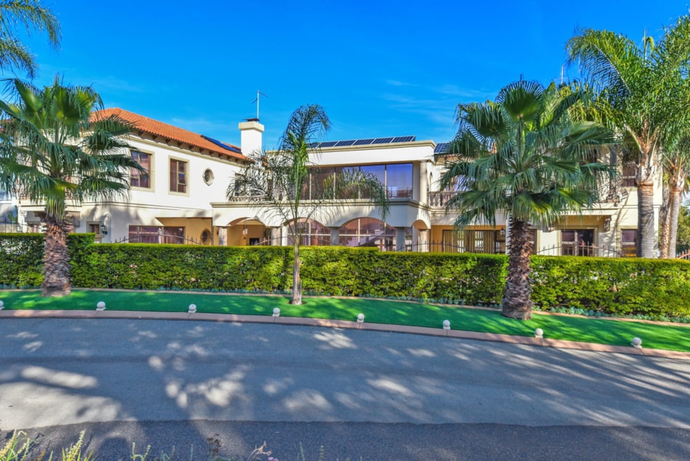 Golf estate house for sale in Dainfern Golf Estate - FW1698377 Golf estate house for sale in Dainfern Golf Estate - FW1698377