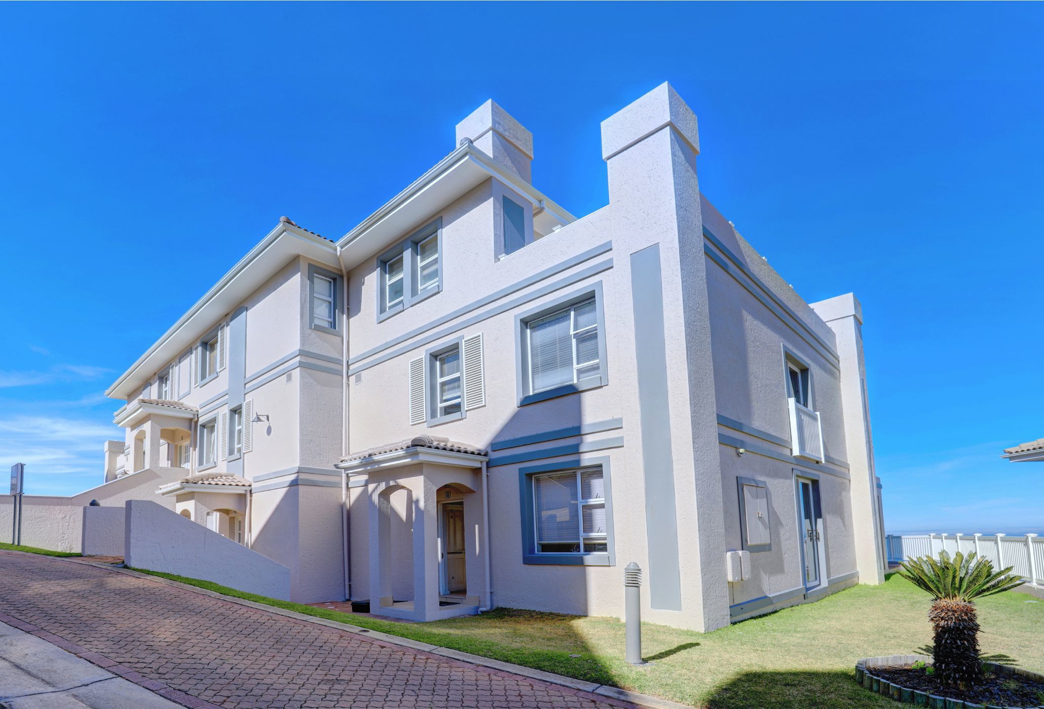 House for sale in Pinnacle Point Golf Estate - 1MB1613787