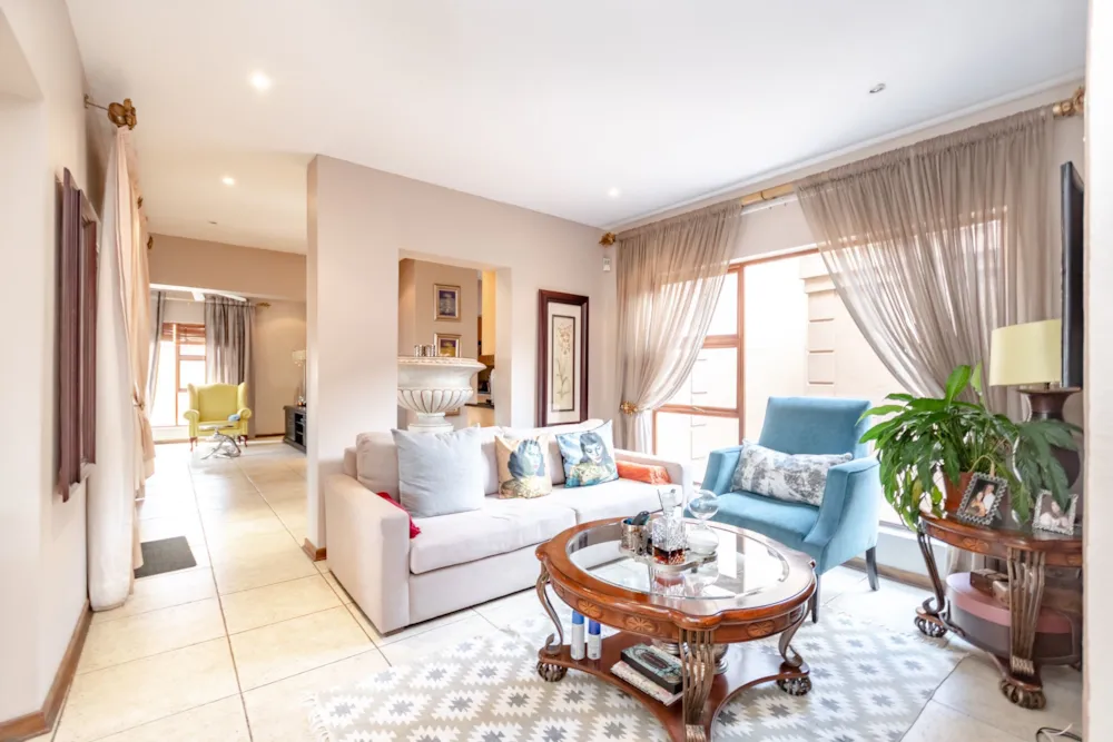 Double-storey cluster for sale in Bedfordview Area - BED1617298 Double-storey cluster for sale in Bedfordview Area - BED1617298