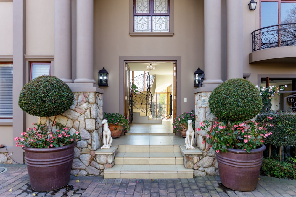 House sold in Lakefield - EN1669727