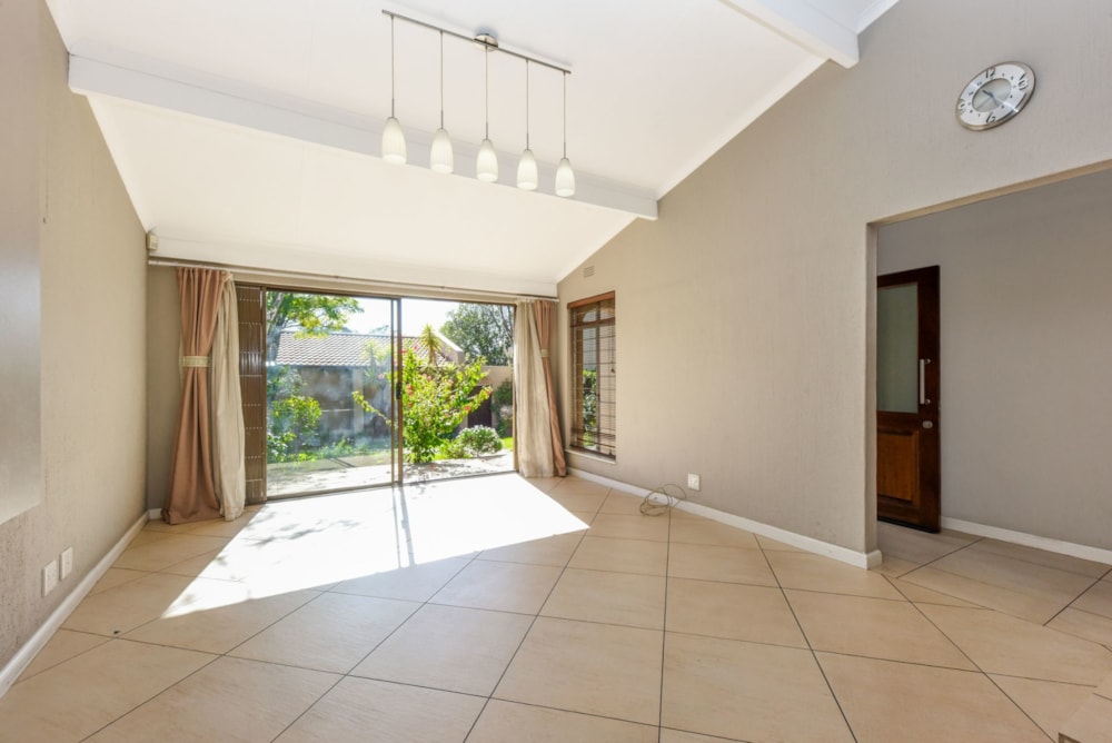 Townhouse for sale in River Club, Sandton - HP1702472 Townhouse for sale in River Club, Sandton - HP1702472