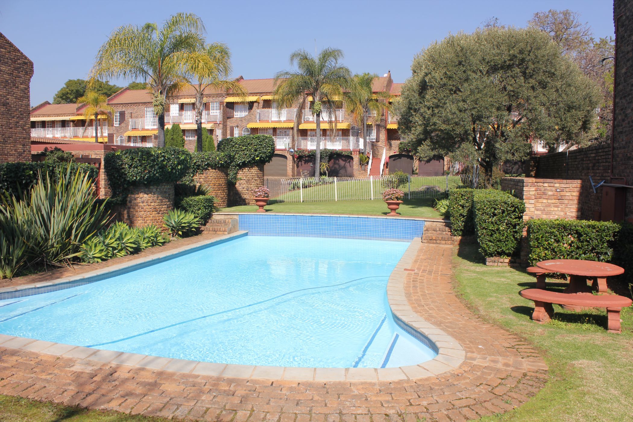 Apartment let in Waterkloof, Pretoria East - PTL1706852