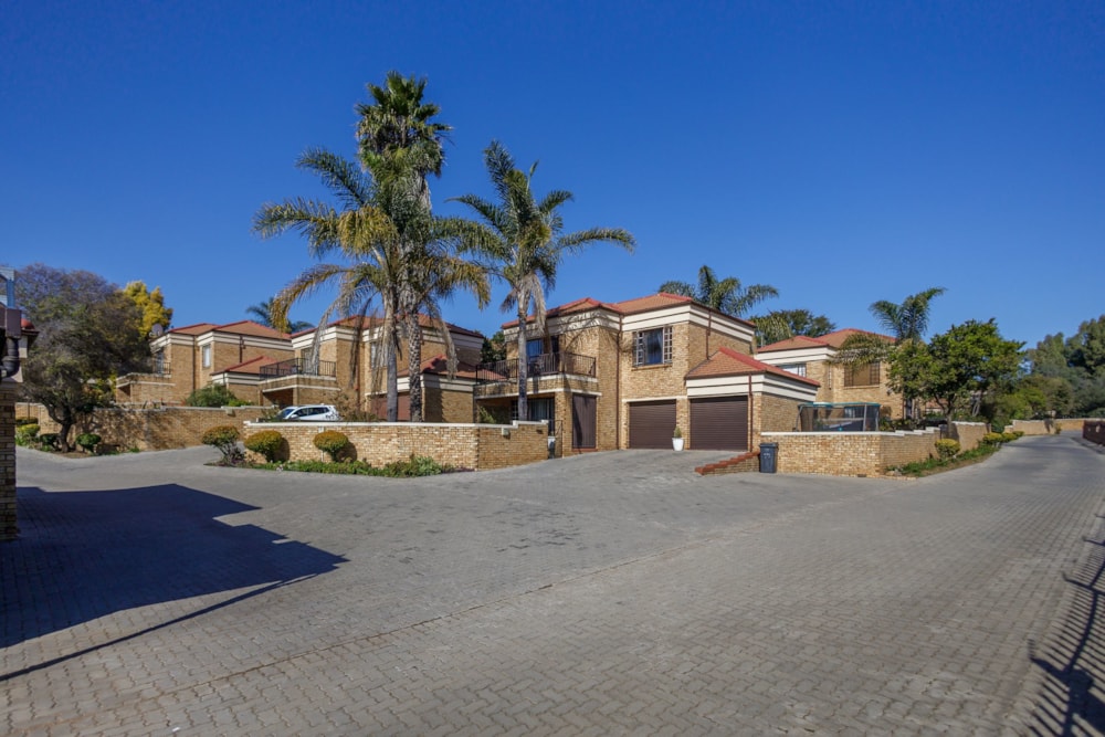 Townhouse for sale in Radiokop - RAN1616968
