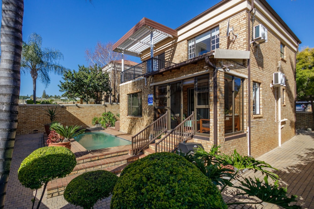 Townhouse for sale in Radiokop - RAN1616968 Townhouse for sale in Radiokop - RAN1616968