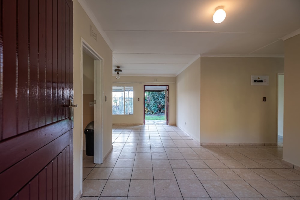 Townhouse to rent in Amanzimtoti - 1WB1728902