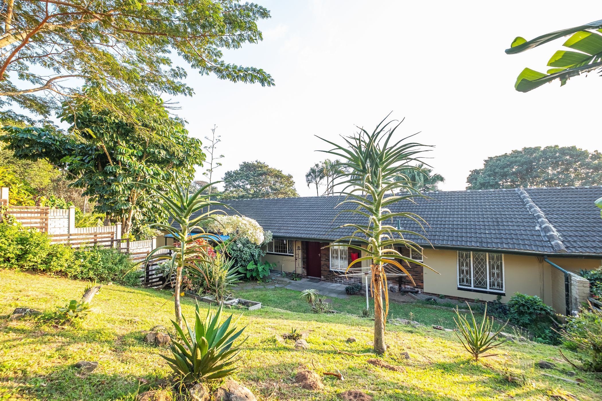 Townhouse to rent in Amanzimtoti - 1WB1728902