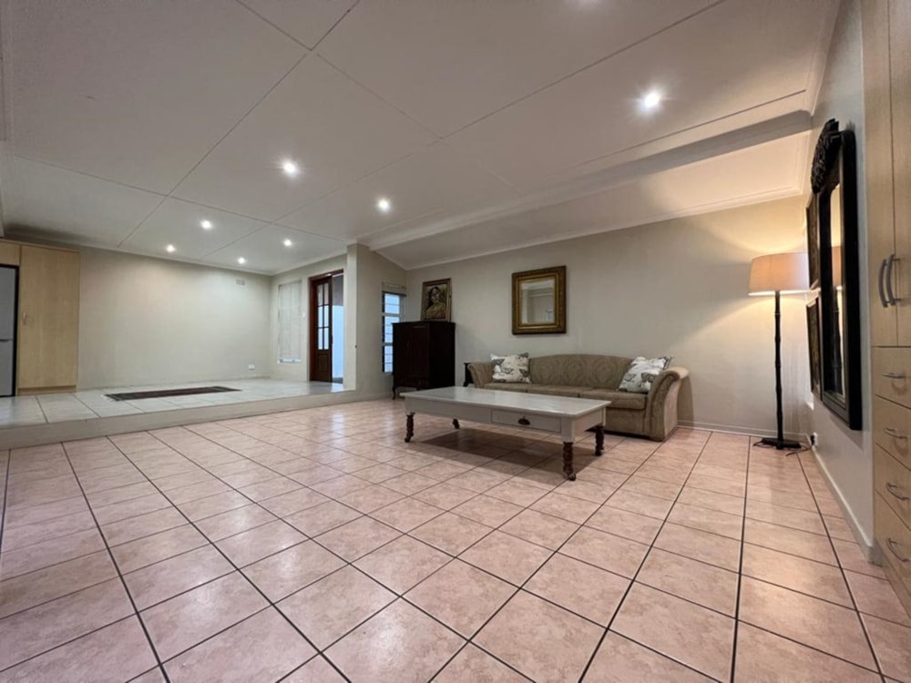 Apartment for sale in Morningside, Durban - 1DA1617391 Apartment for sale in Morningside, Durban - 1DA1617391