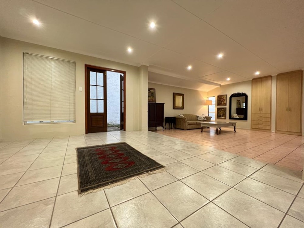 Apartment for sale in Morningside, Durban - 1DA1617391 Apartment for sale in Morningside, Durban - 1DA1617391