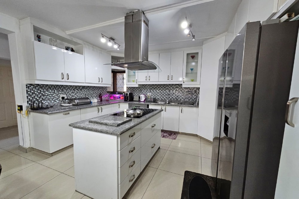 Townhouse for sale in Umtentweni - 1PX1618783 Townhouse for sale in Umtentweni - 1PX1618783