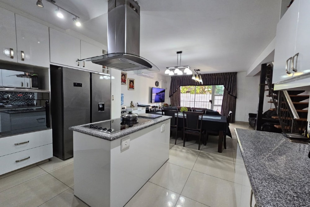 Townhouse for sale in Umtentweni - 1PX1618783 Townhouse for sale in Umtentweni - 1PX1618783