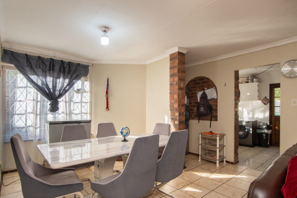 House for sale in Bothas Hill - 1KF1617437