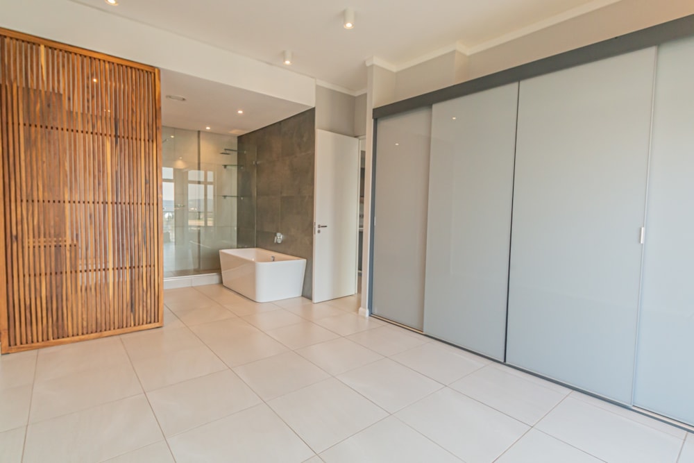 Apartment for sale in Menlyn - PT1608801